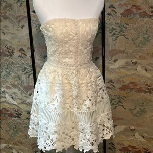 ROMEO & JULIET COUTURE CREAM LACE MINI STRAPLESS COCKTAIL DRESS SIZE S